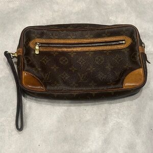 ✨✨PRICE DROP✨✨Vintage  Louis Vuitton Brown Monogram Clutch/ Wristlet.